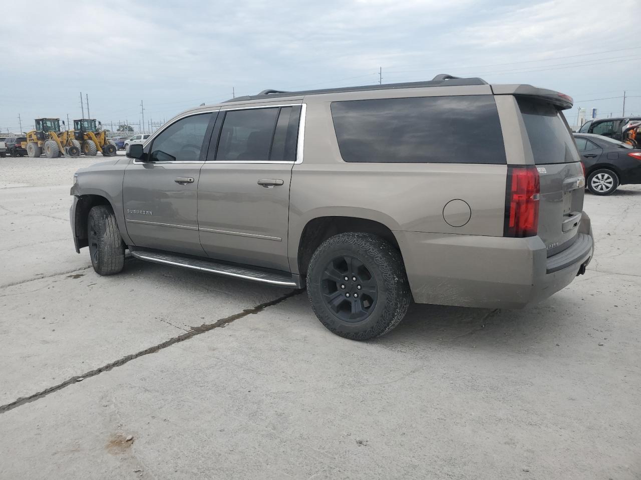 2017 Chevrolet Suburban K1500 Ls - Image 2