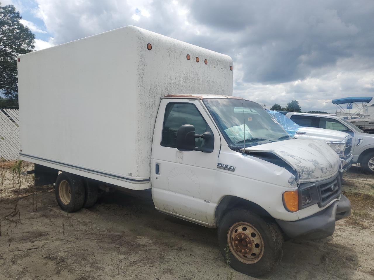 2006 Ford Econoline E350 Super Duty Cutaway Van - Фото 4