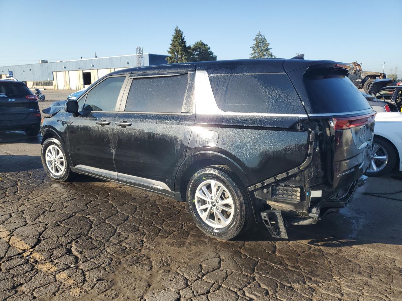 2022 Kia Carnival Lx - Image 2