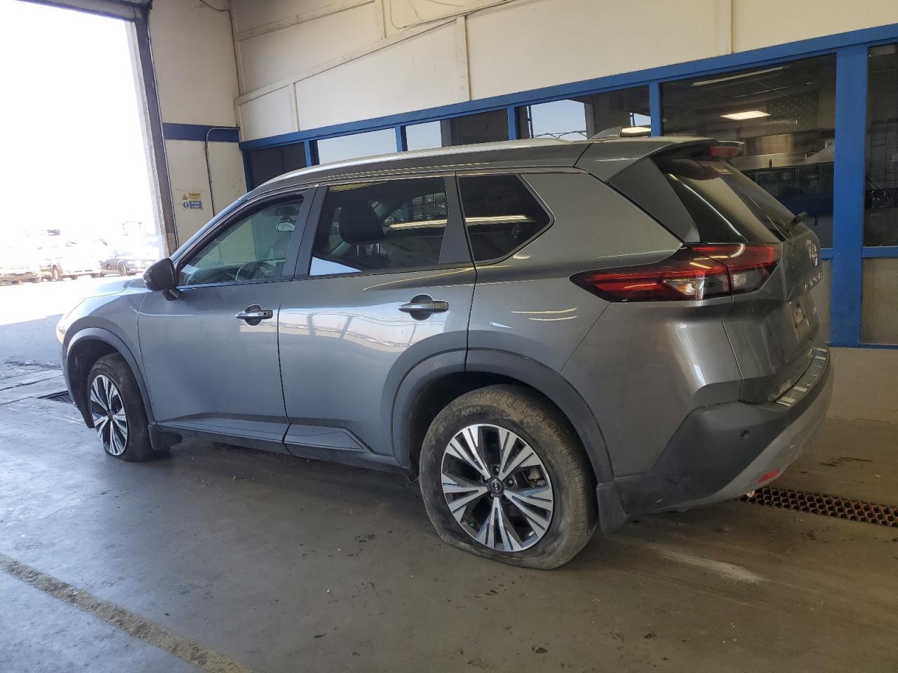 2023 Nissan Rogue Sv - Фото 2