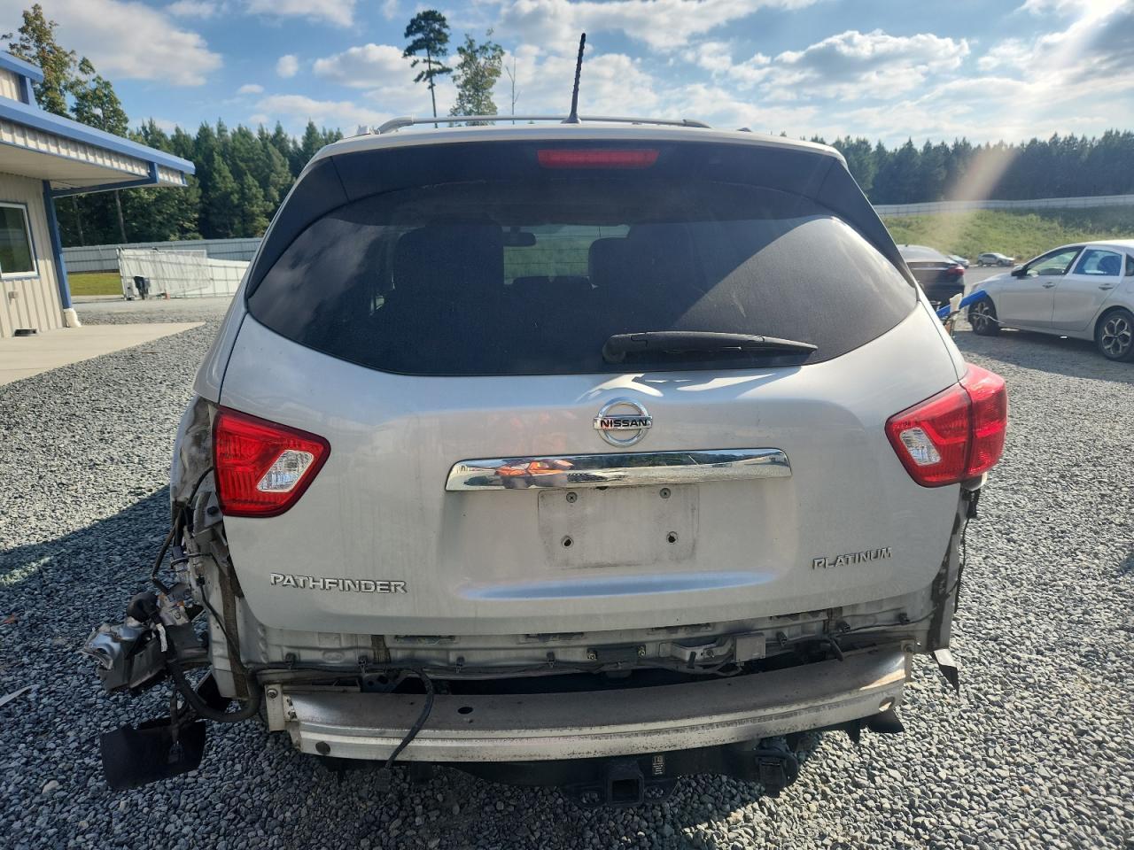 2018 Nissan Pathfinder S - Image 6