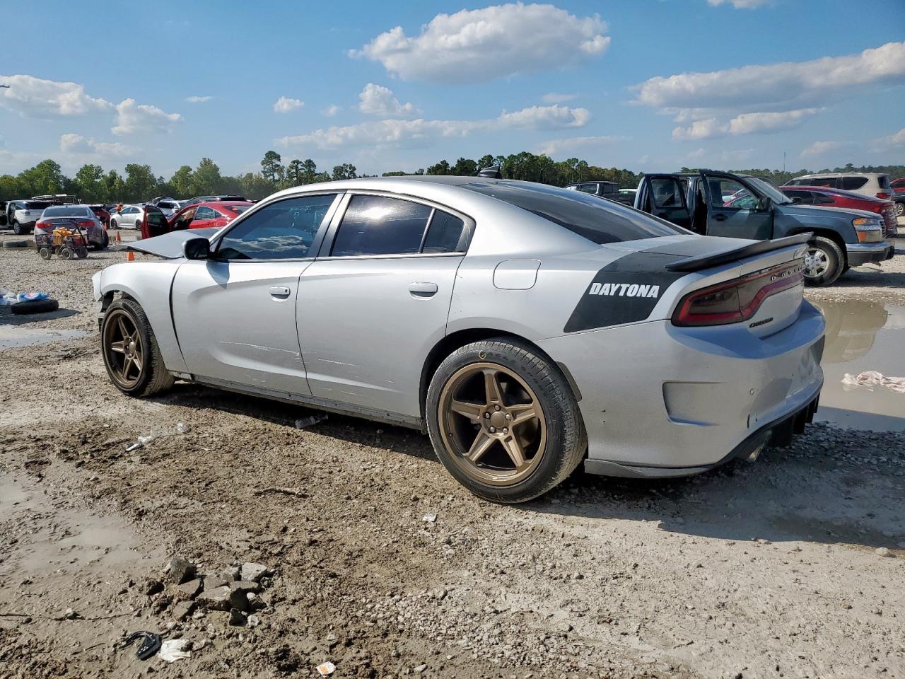 2022 Dodge Charger - Image 2