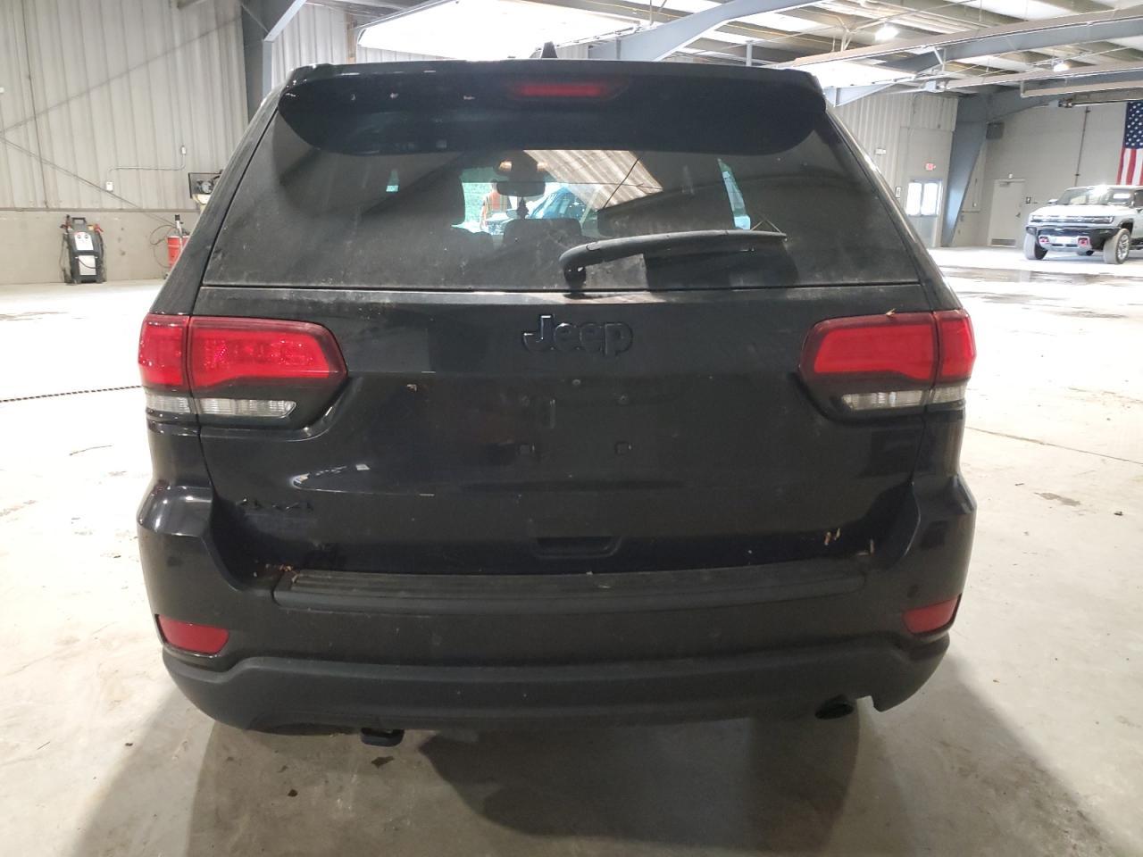 2019 Jeep Grand Cherokee Laredo - Image 6