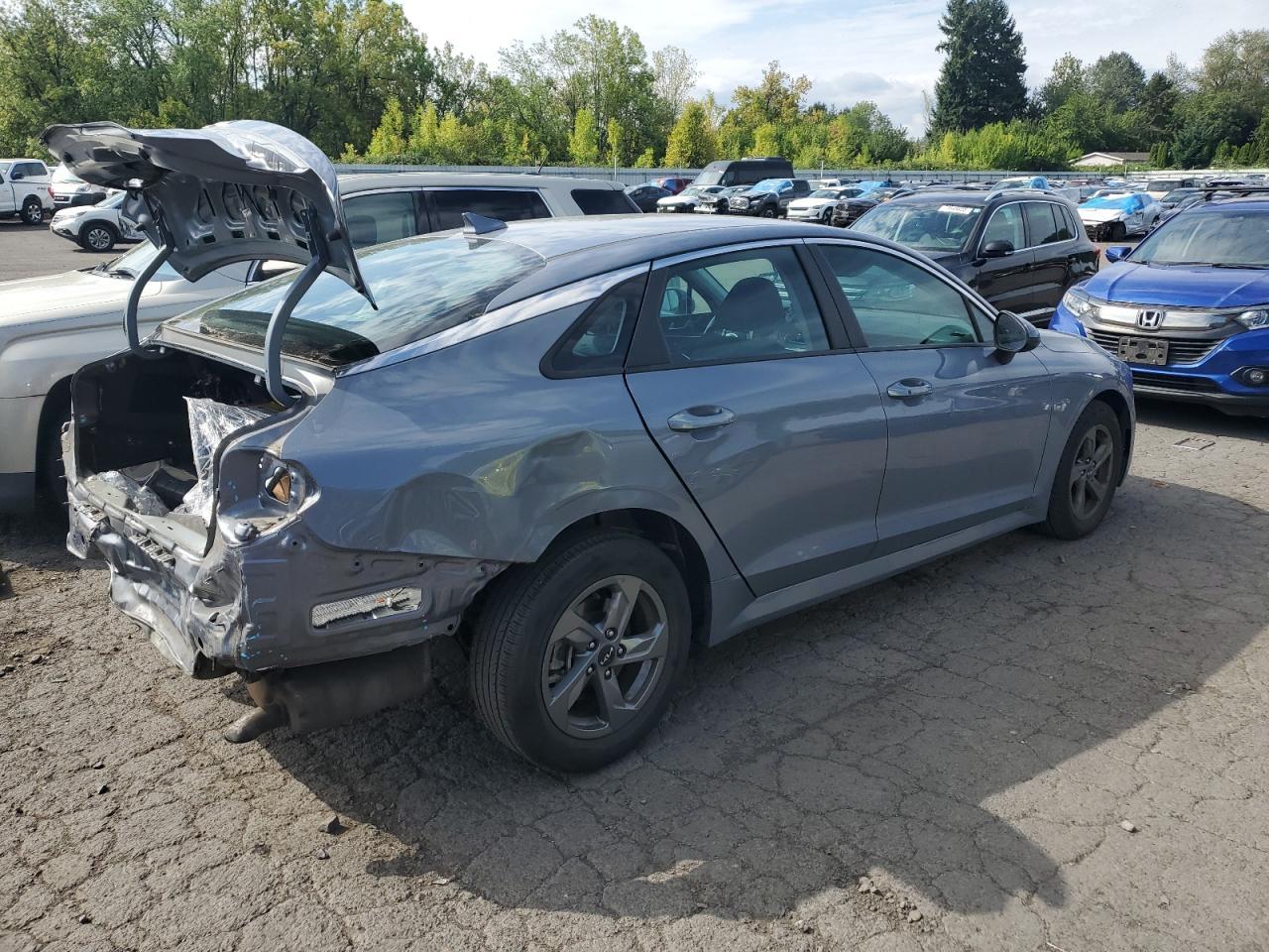 2022 Kia K5 Lxs - Image 3