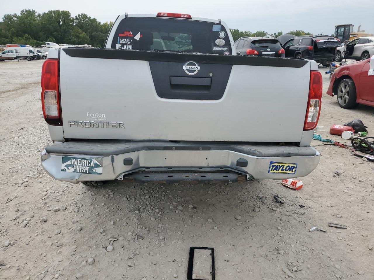 2013 Nissan Frontier S - Image 6