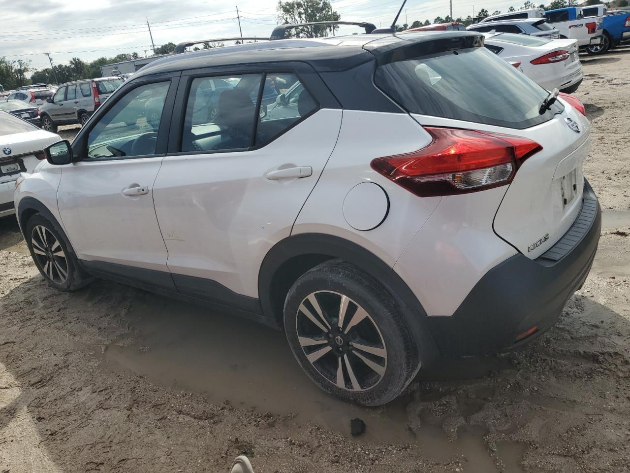 2018 Nissan Kicks S - Image 2