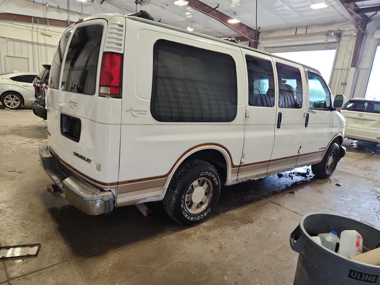 2000 Chev Express Cargo 1500 1 - Фото 3