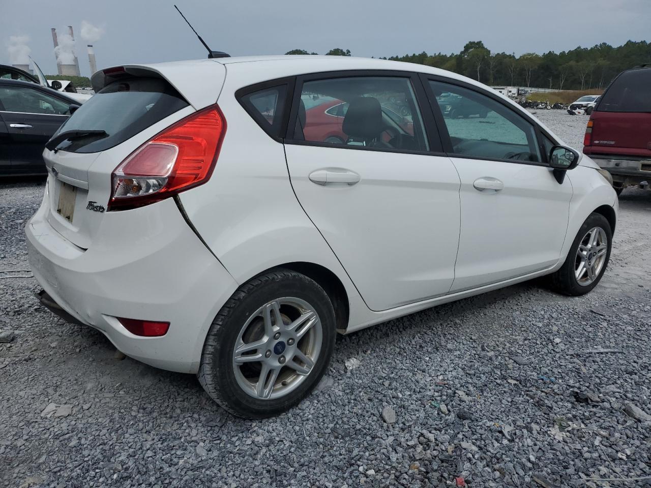 2017 Ford Fiesta Se - Image 3