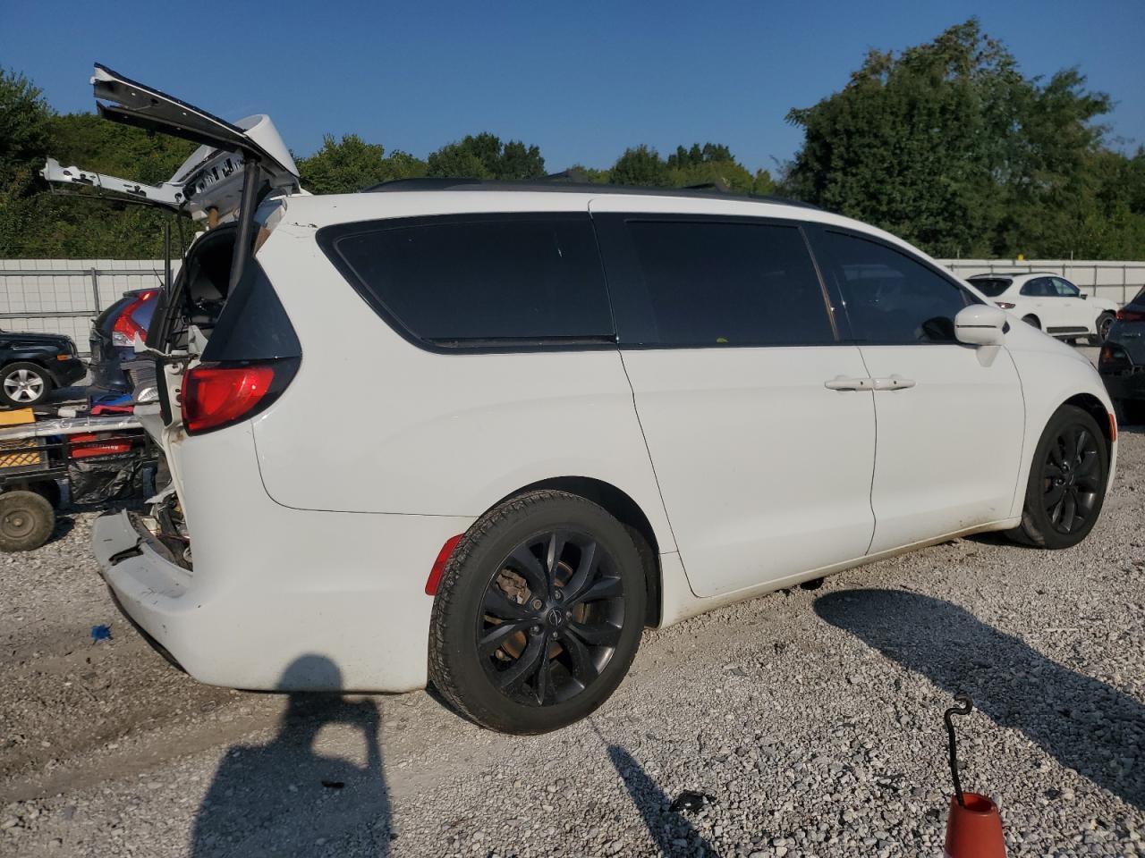 2018 Chrysler Pacifica Limited - Фото 3