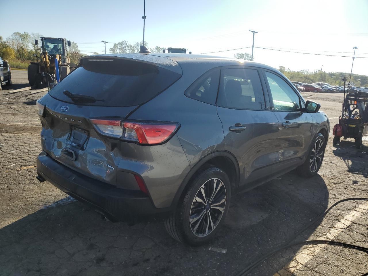 2021 Ford Escape Se - Фото 3