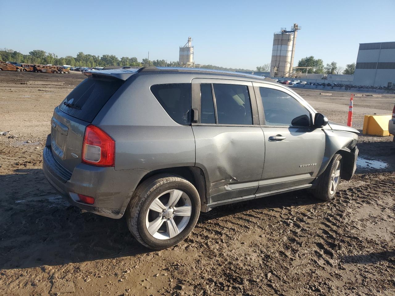 2012 Jeep Compass Latitude - Image 3