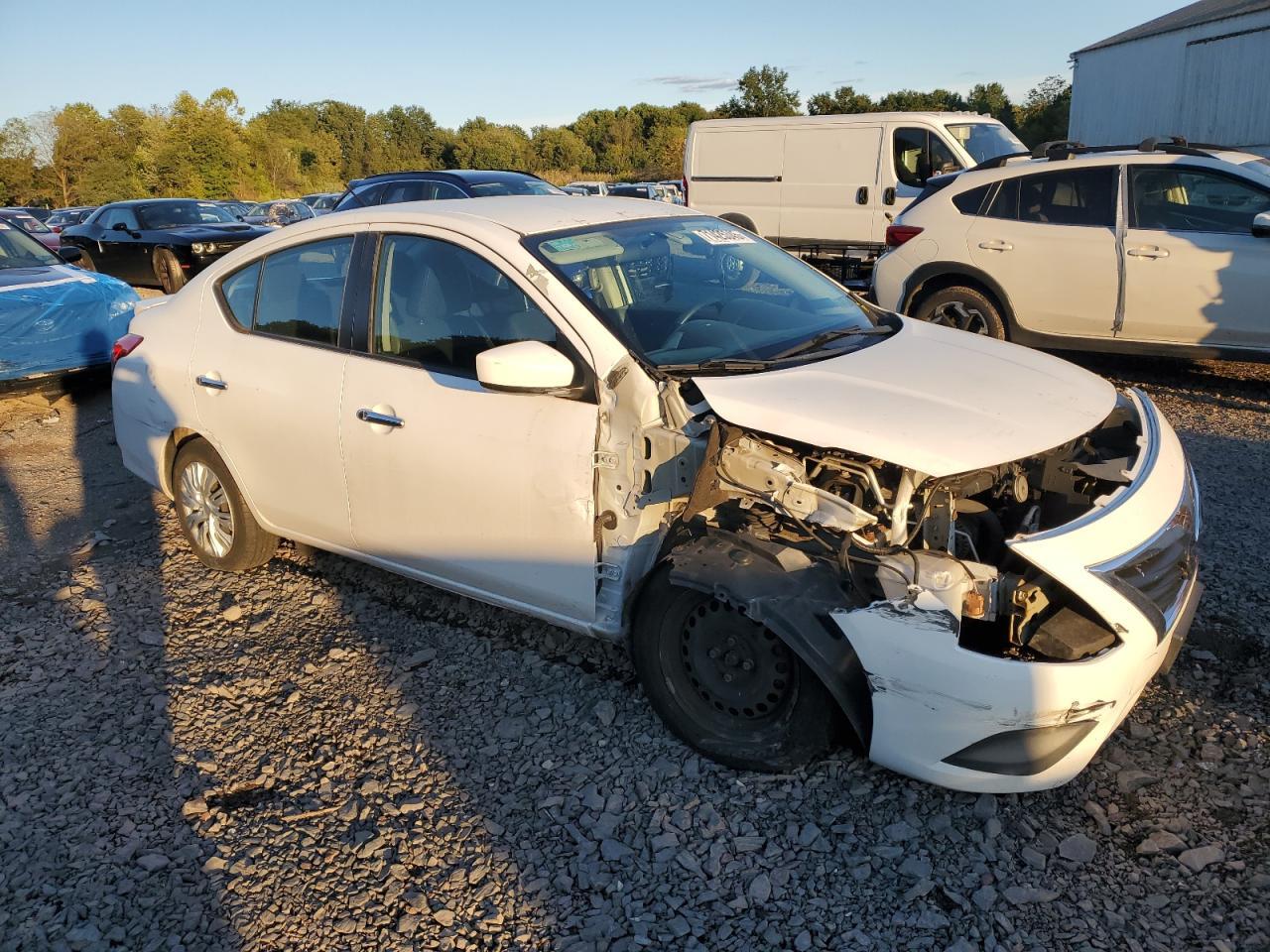 2017 Nissan Versa S - Фото 4