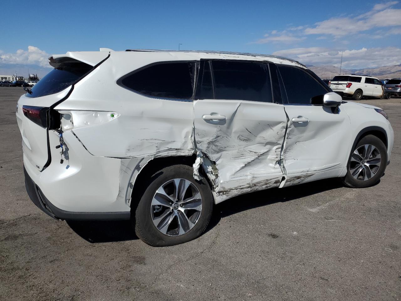 2022 Toyota Highlander - Фото 3