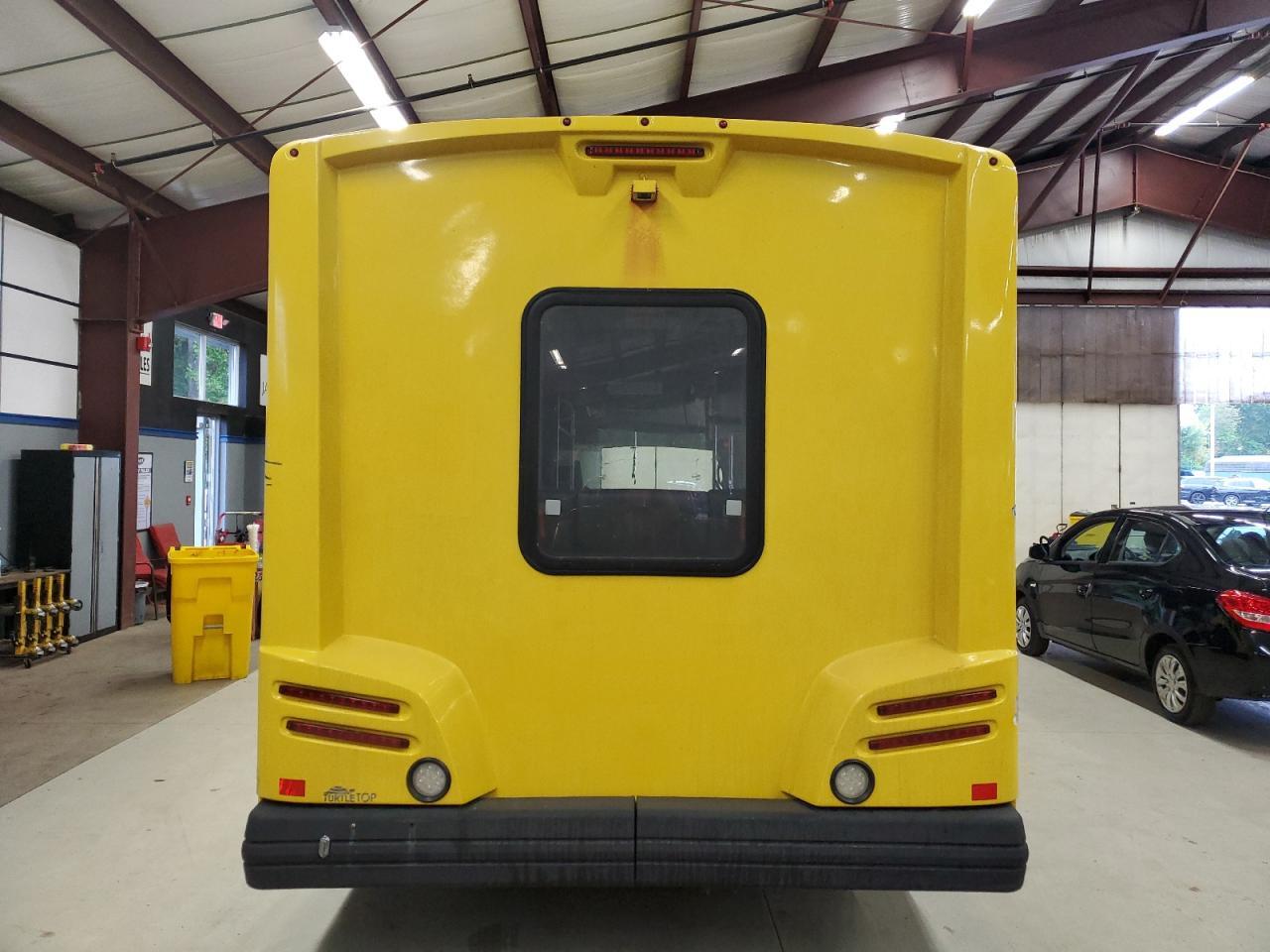 2019 Ford Econoline E450 Super Duty Cutaway Van - Фото 6