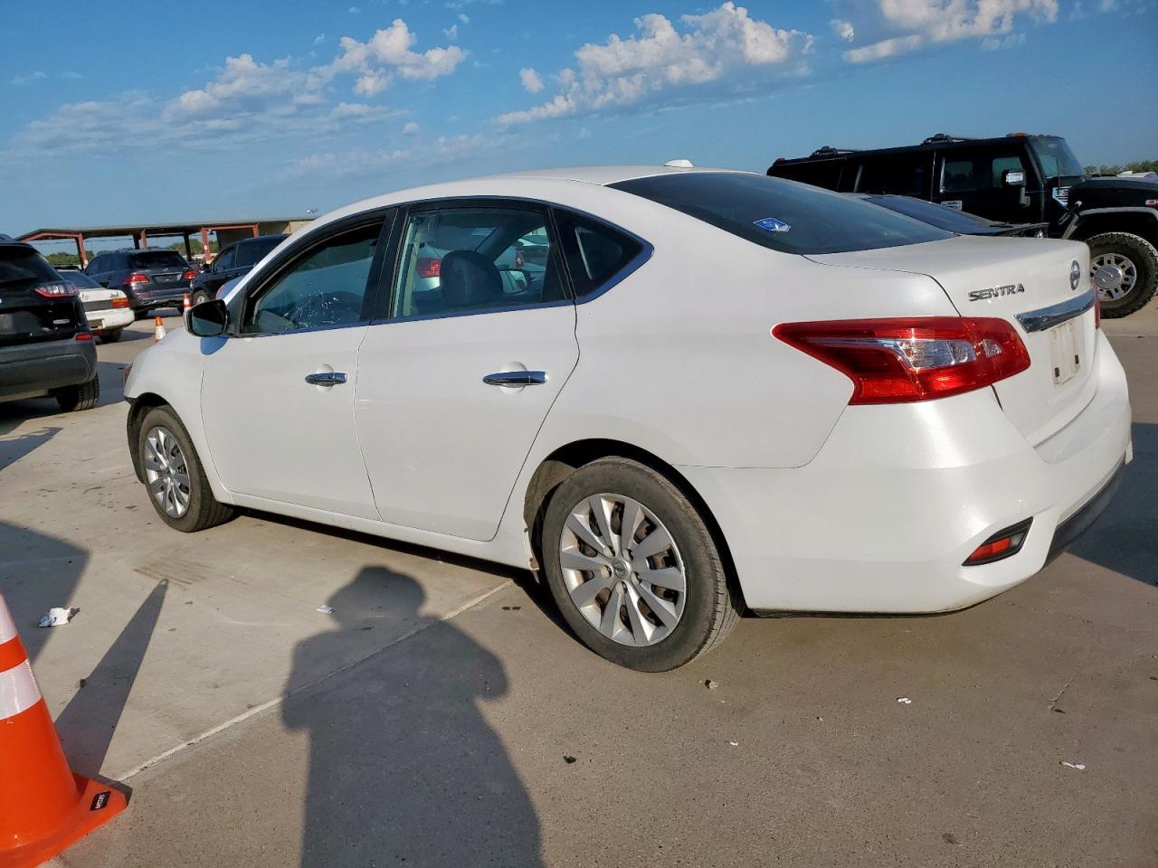 2018 Nissan Sentra S - Фото 2