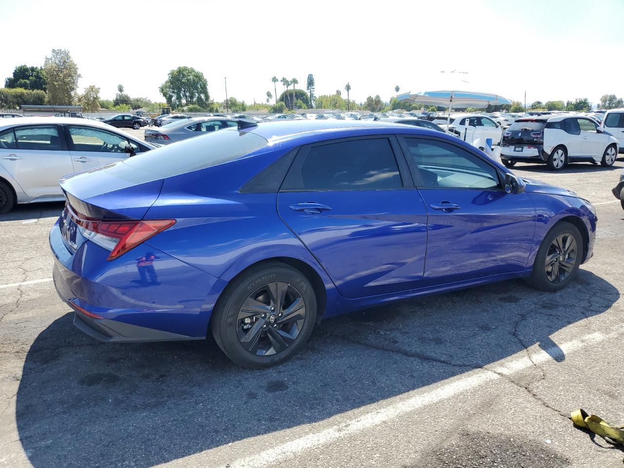 2023 Hyundai Elantra Blue - Фото 3
