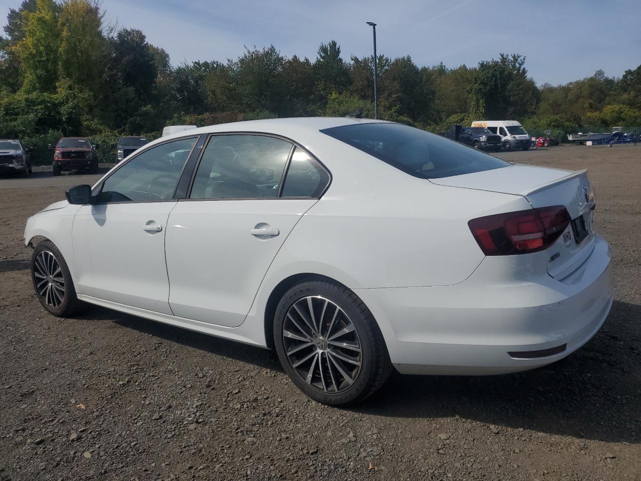 2017 Volkswagen Jetta Sport - Фото 2