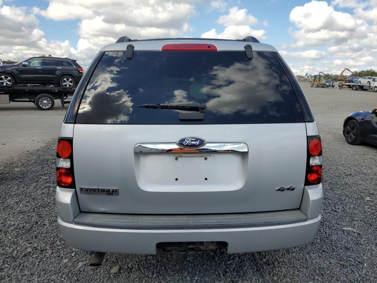 2010 Ford Explorer Xlt - Фото 6