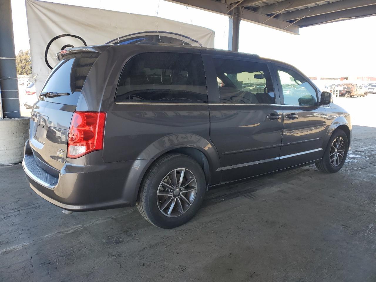 2017 Dodge Grand Caravan Sxt - Фото 3