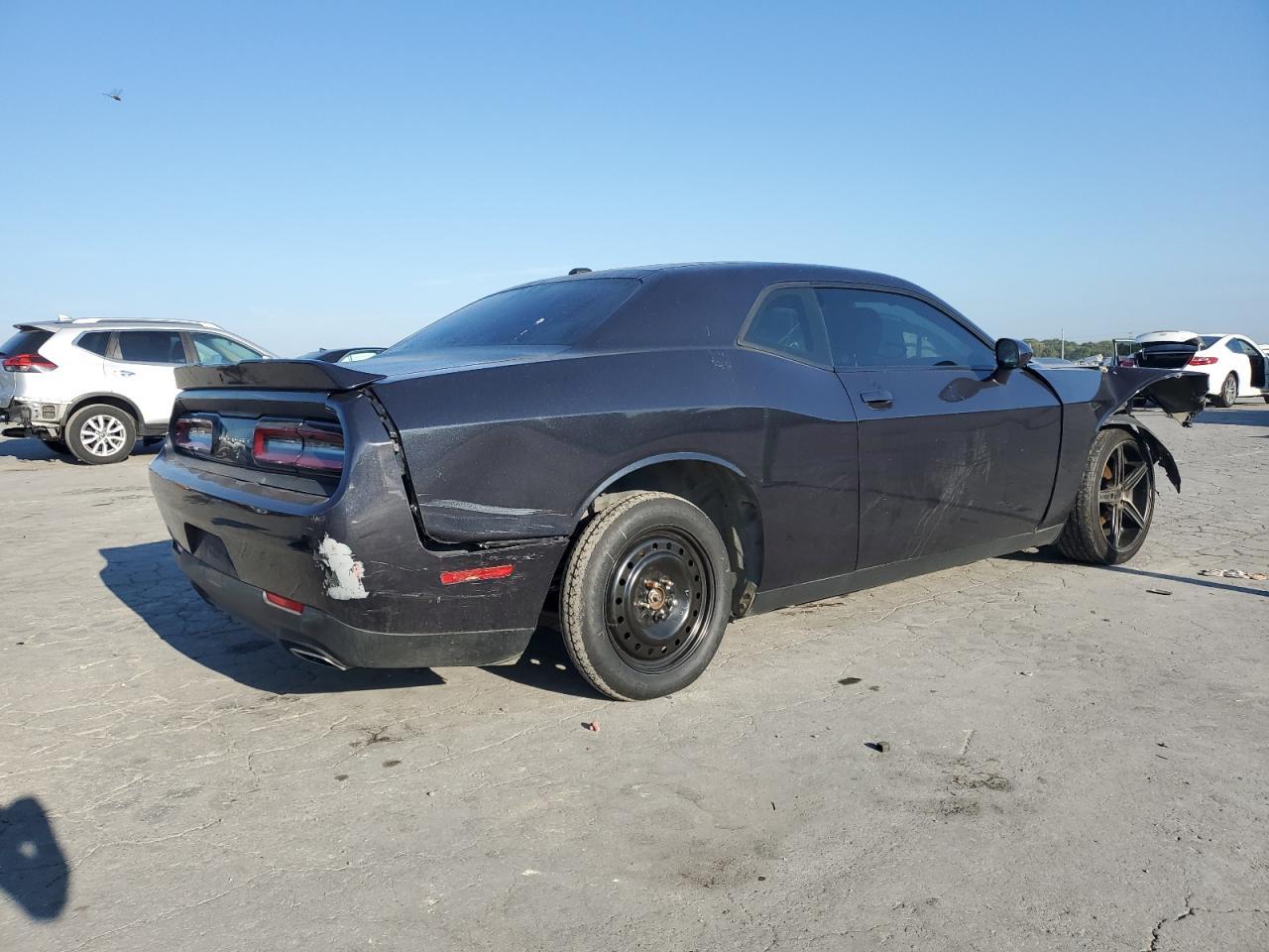 2018 Dodge Challenger Sxt - Image 3