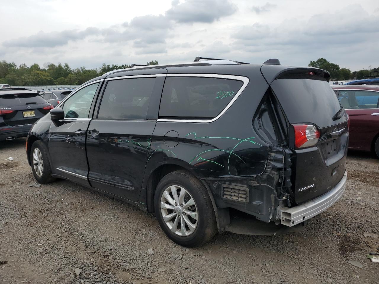 2019 Chrysler Pacifica Touring L - Фото 2