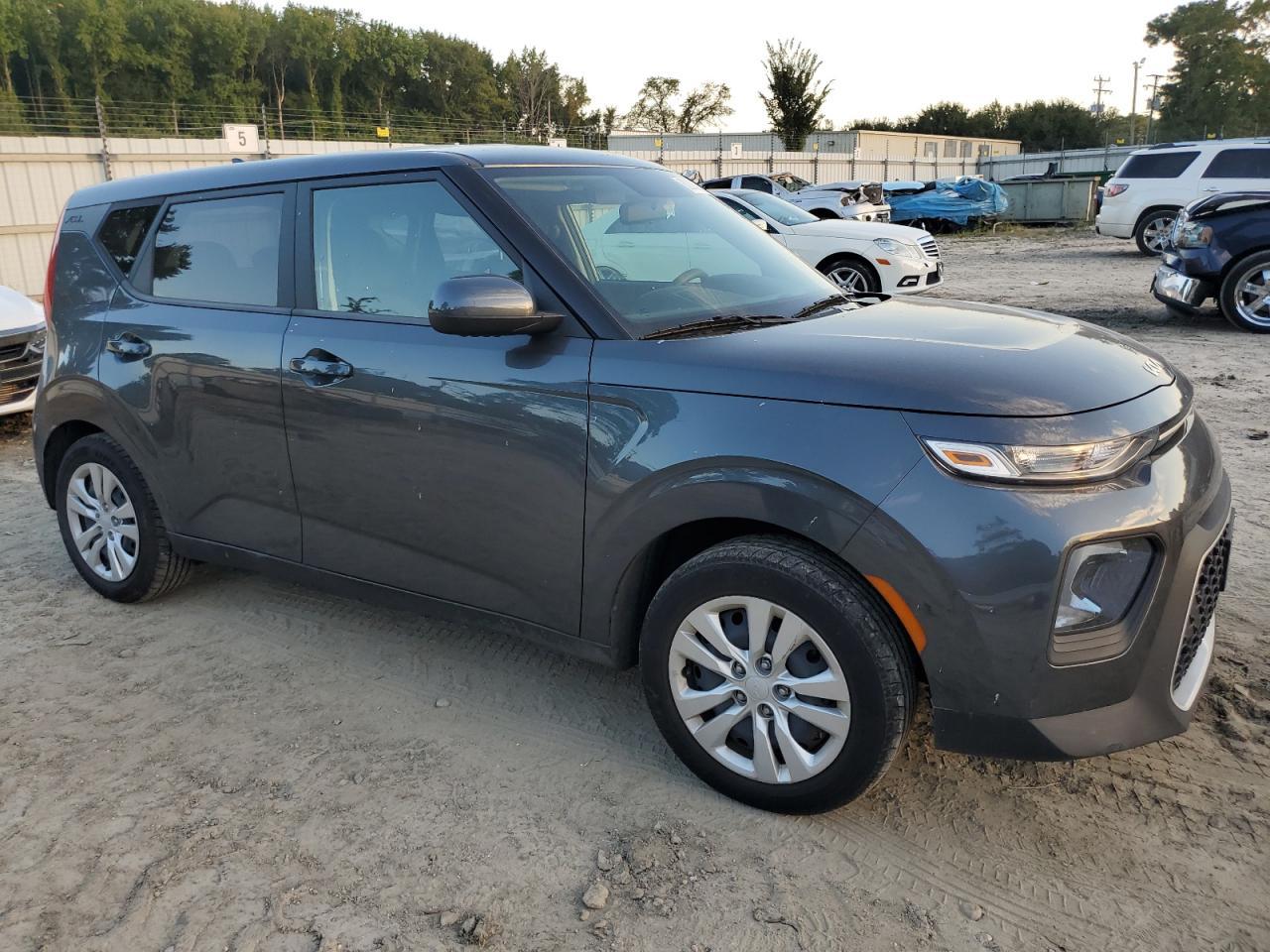 2022 Kia Soul Lx - Image 4