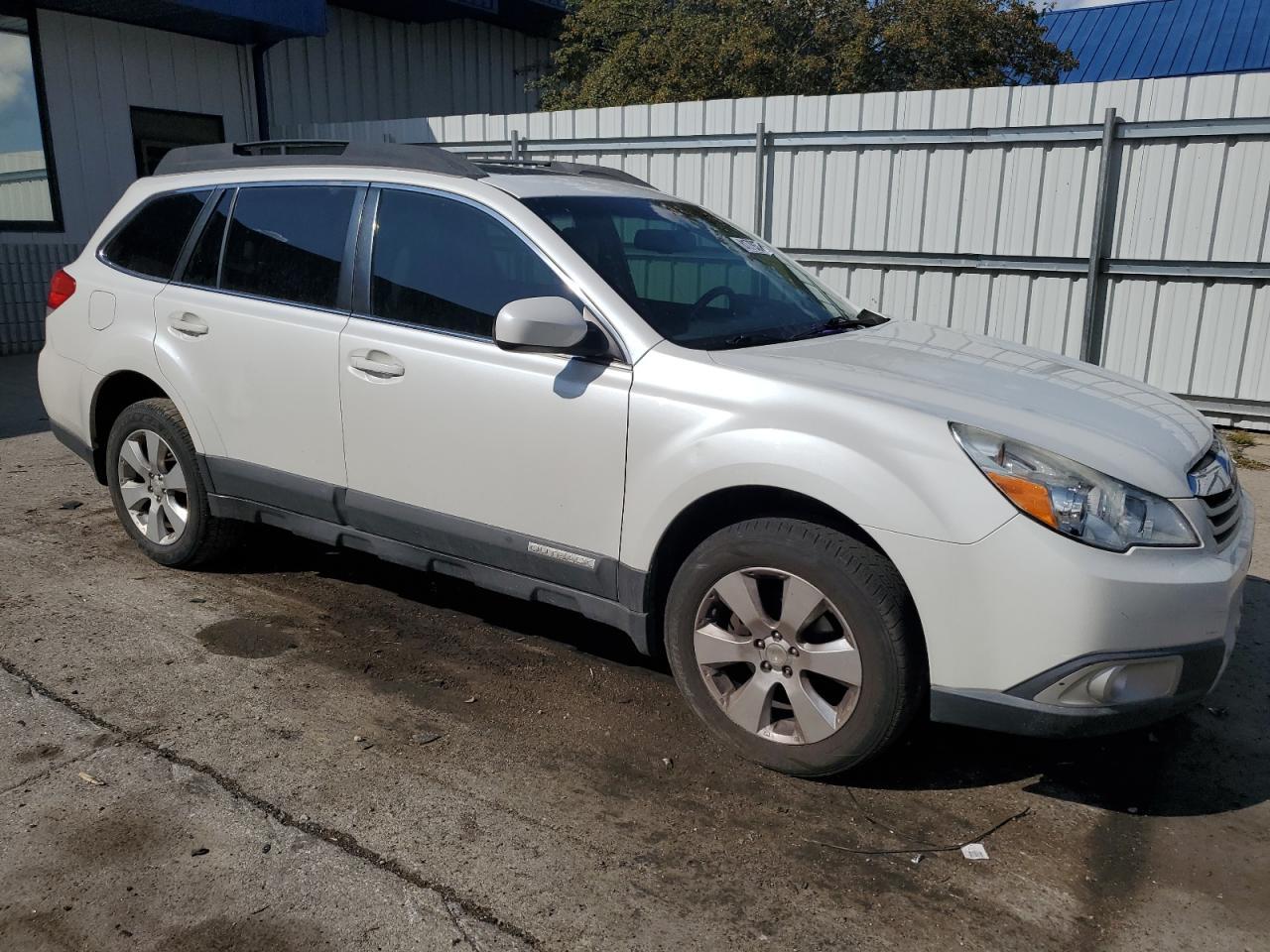 2010 Subaru Outback 2.5I Limited - Фото 4