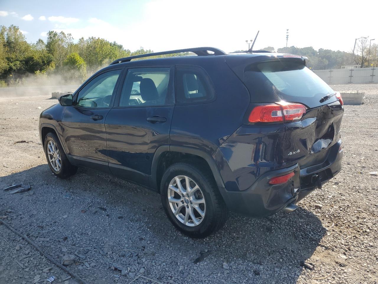 2015 Jeep Cherokee Sport - Фото 2