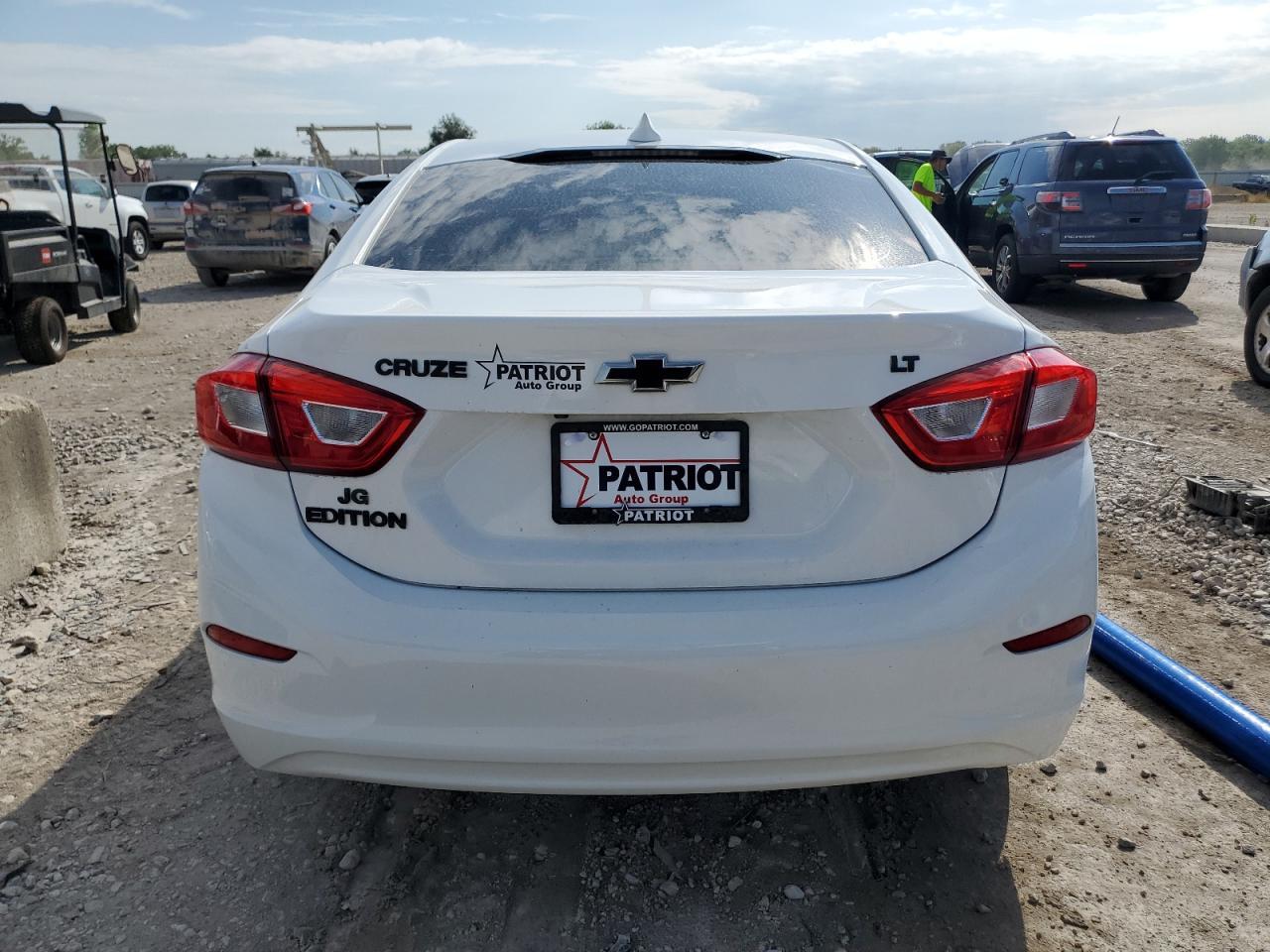 2019 Chevrolet Cruze Lt - Image 6