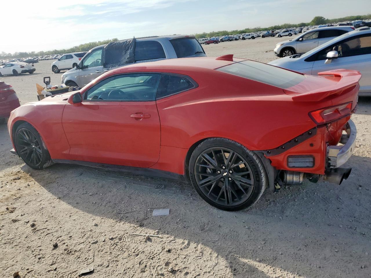 2017 Chevrolet Camaro Zl1 - Фото 2