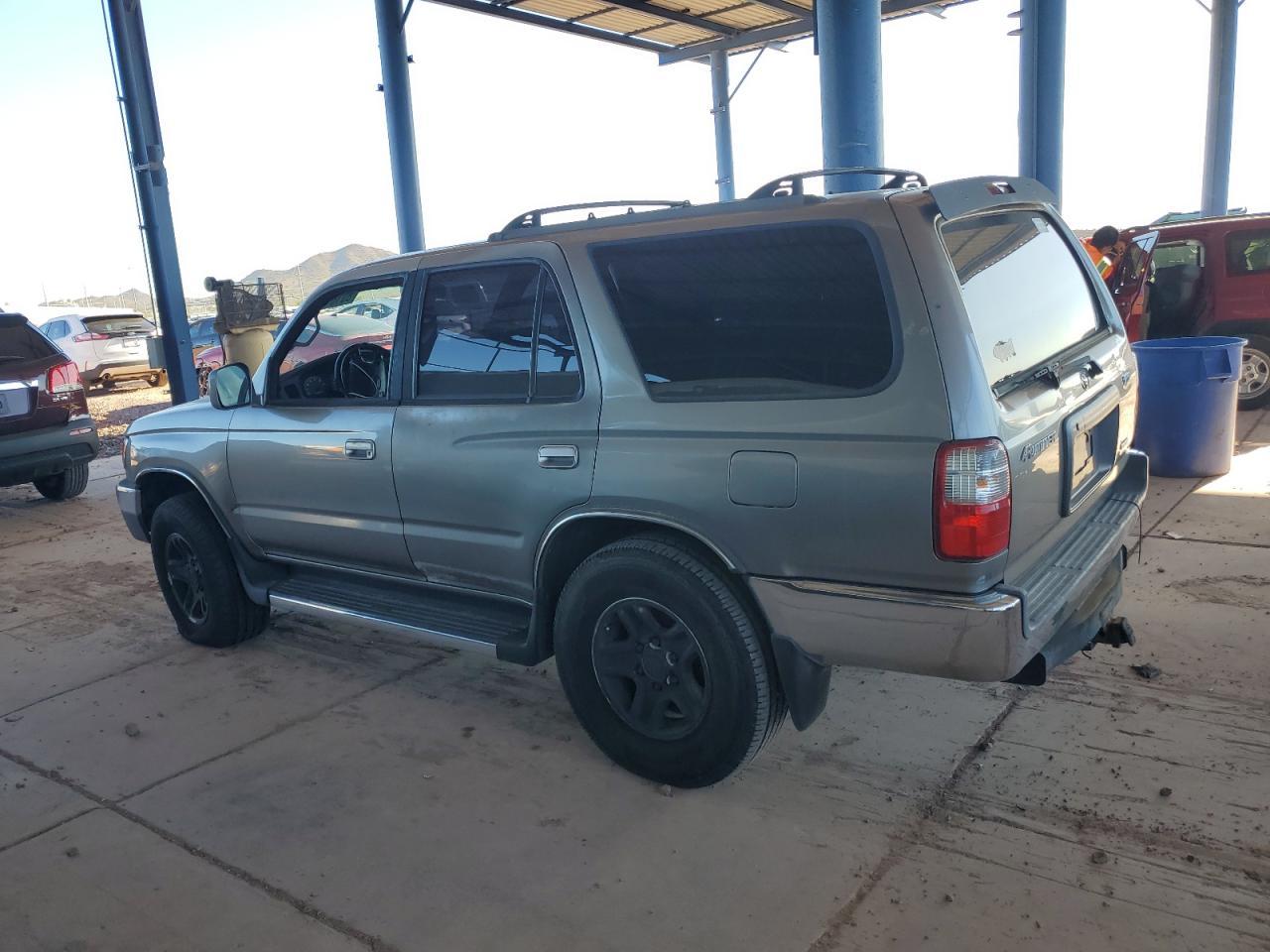 2001 Toyota 4Runner Sr5 - Фото 2