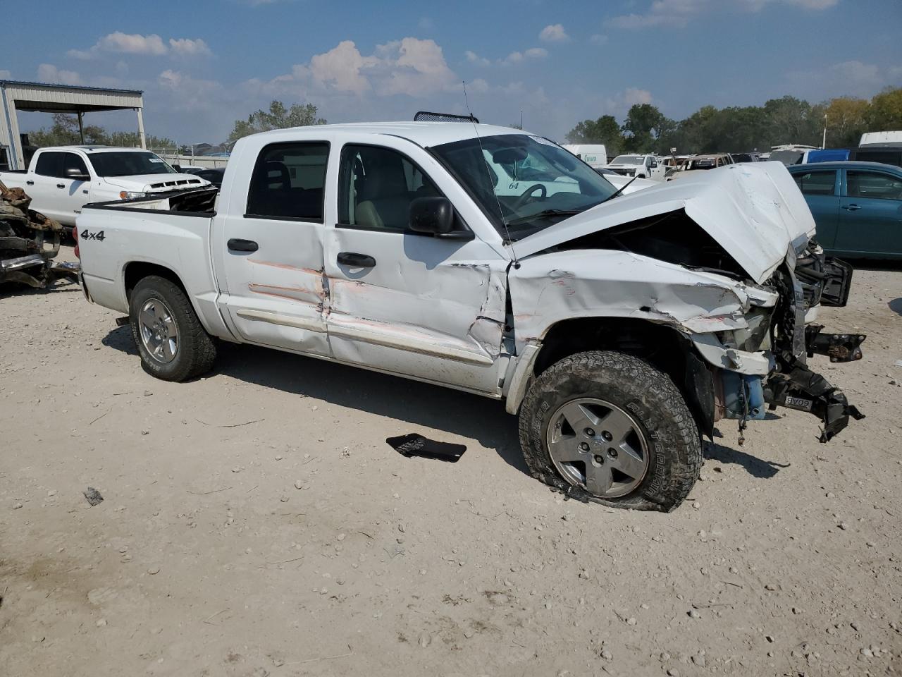2005 Dodge Dakota Quad Laramie - Image 4