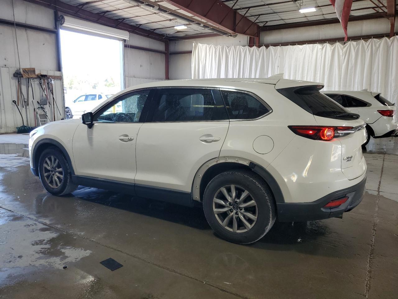 2016 Mazda Cx-9 Touring - Image 2