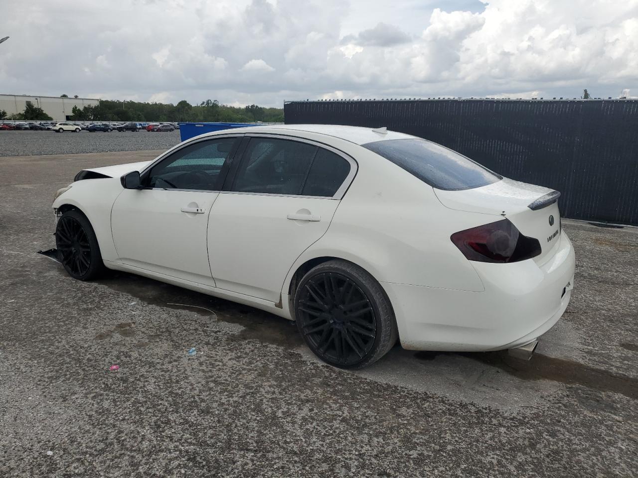 2011 Infiniti G25 Base - Image 2