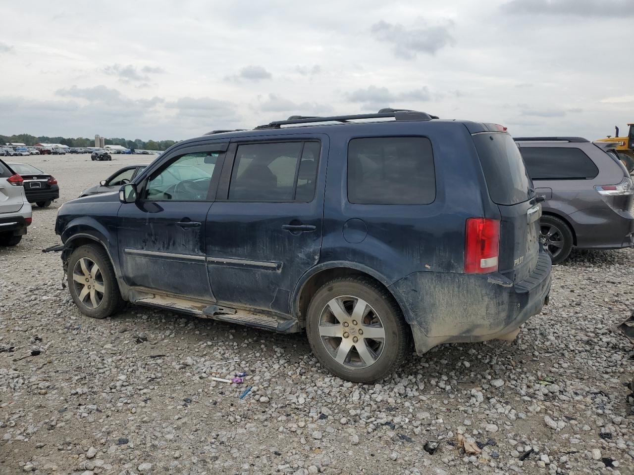 2012 Honda Pilot Touring - Image 2