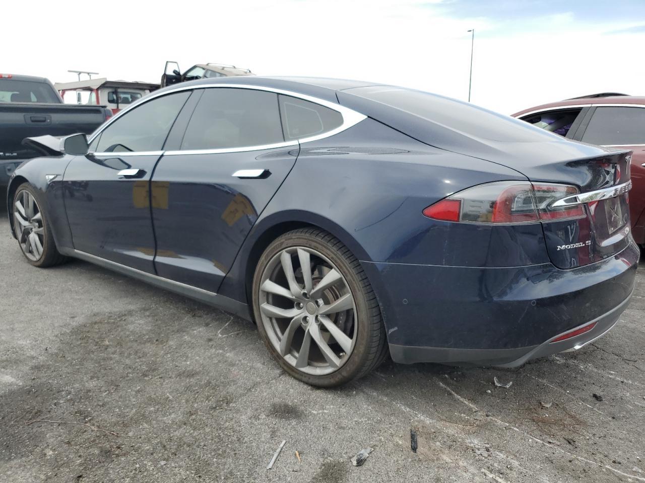2014 Tesla Model S - Фото 2