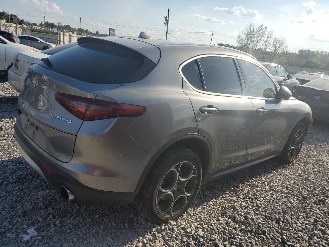 2018 Alfa Romeo Stelvio - Фото 3