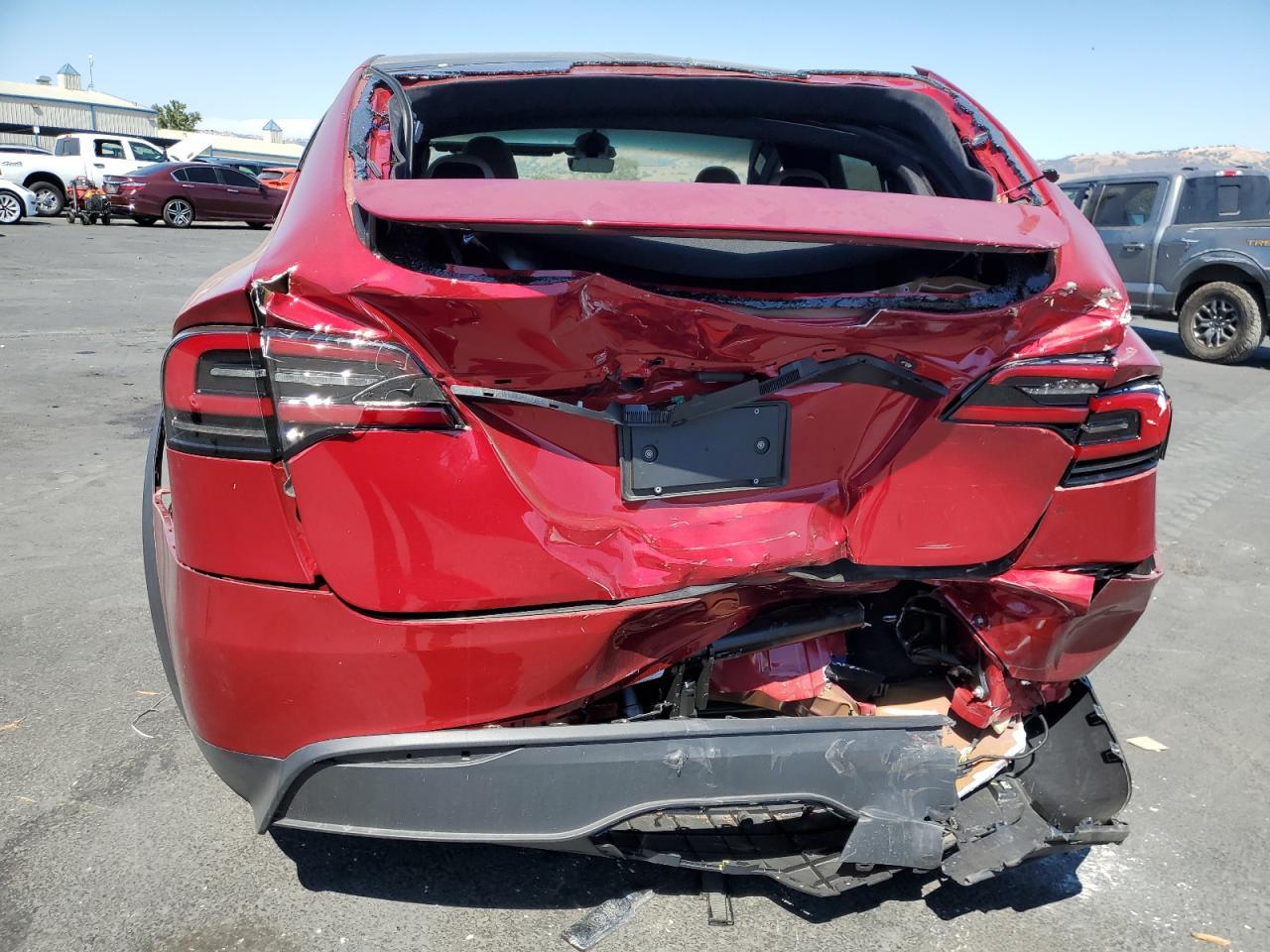 2025 Tesla Model X - Фото 6