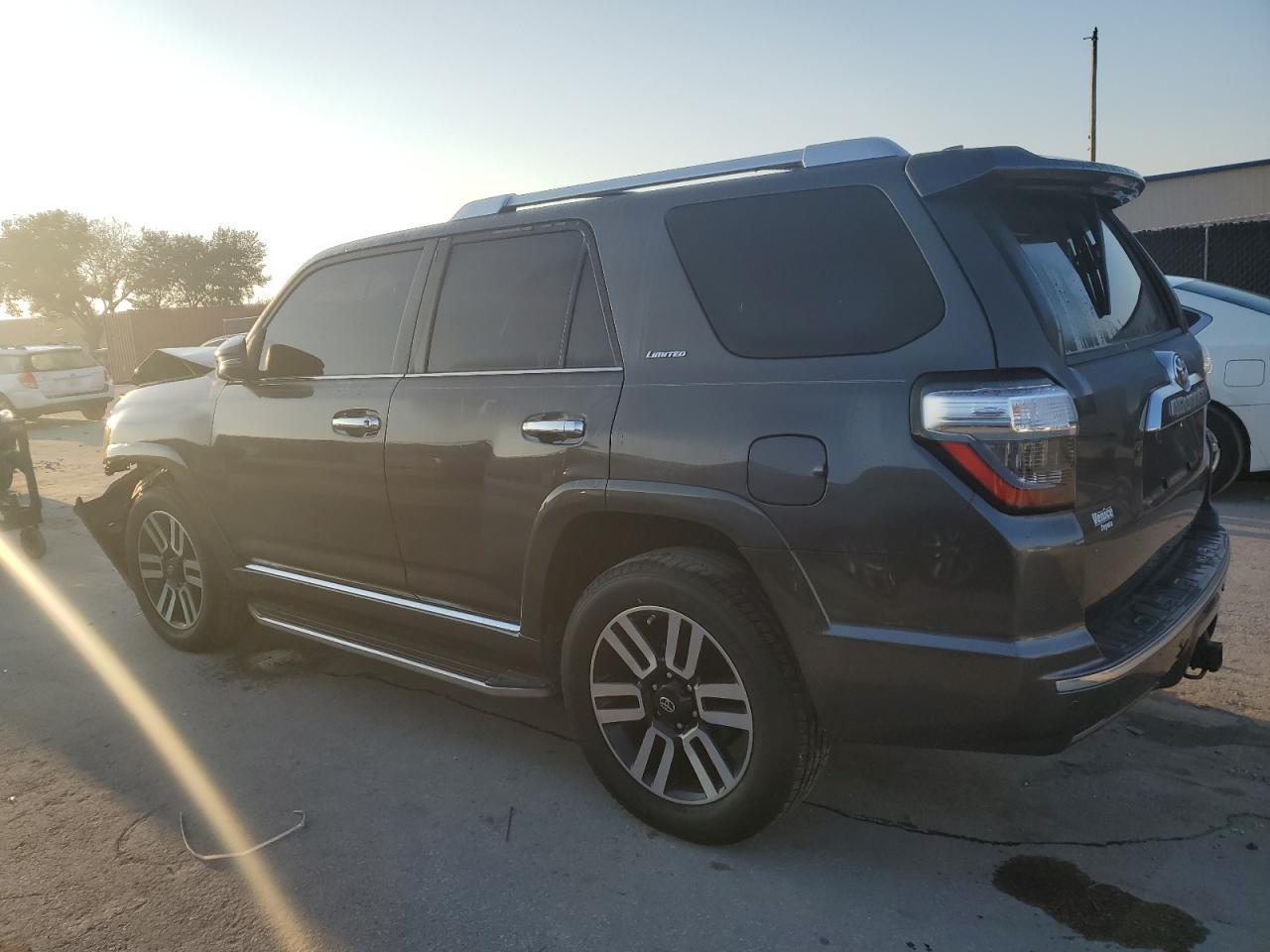 2017 Toyota 4Runner Sr5/Sr5 Premium - Фото 2