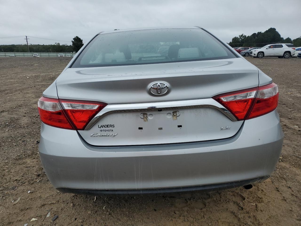 2015 Toyota Camry Le - Image 6