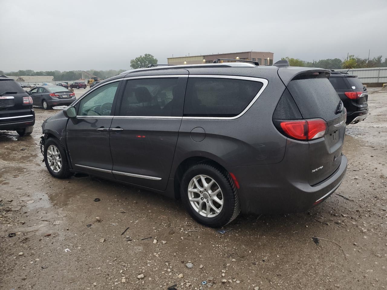 2020 Chrysler Pacifica Touring L - Фото 2