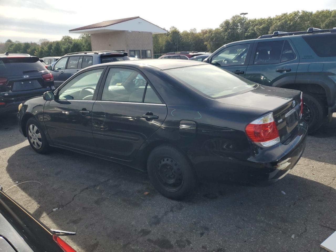 2005 Toyota Camry Le - Фото 2