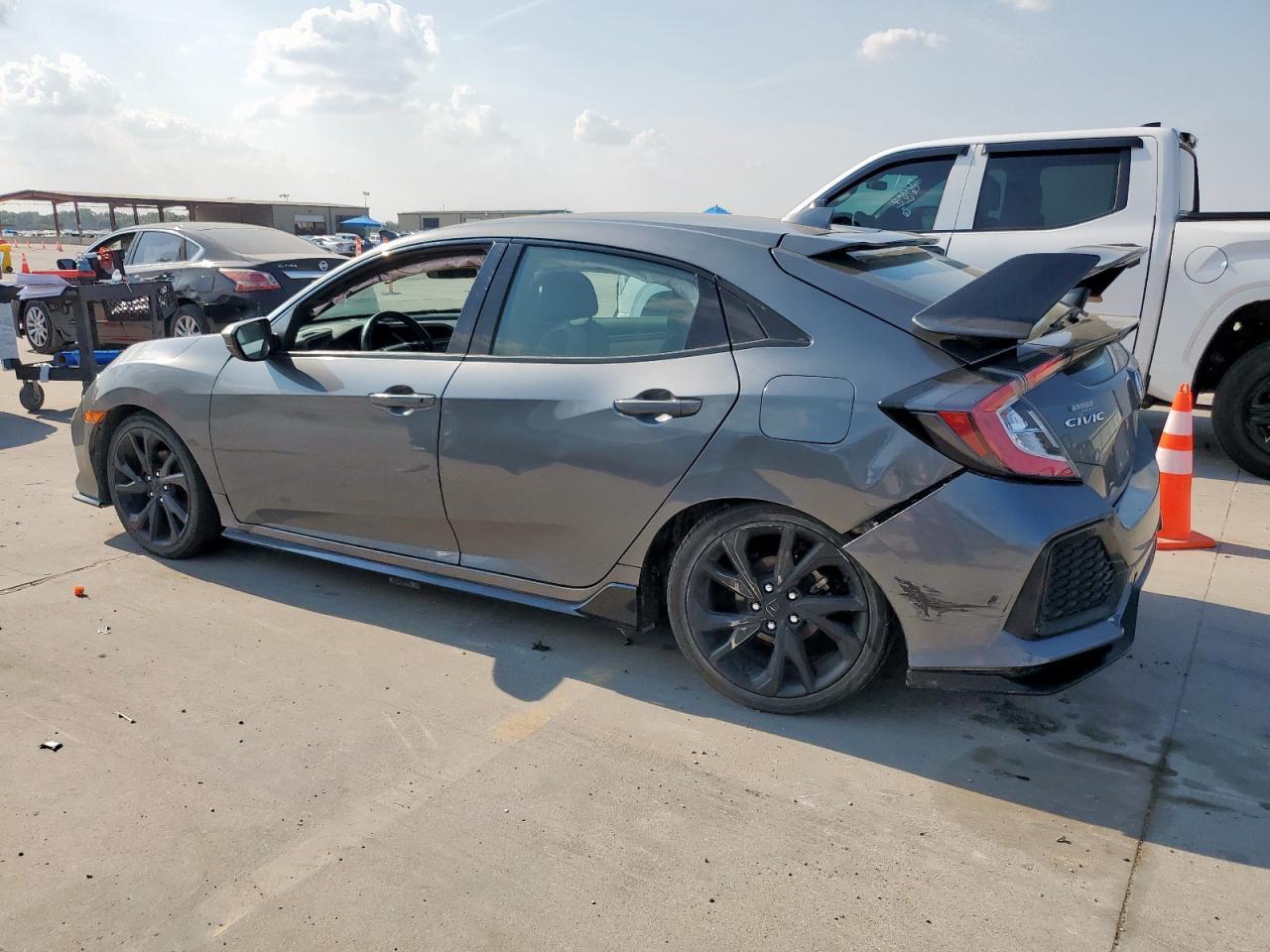 2018 Honda Civic Sport - Фото 2