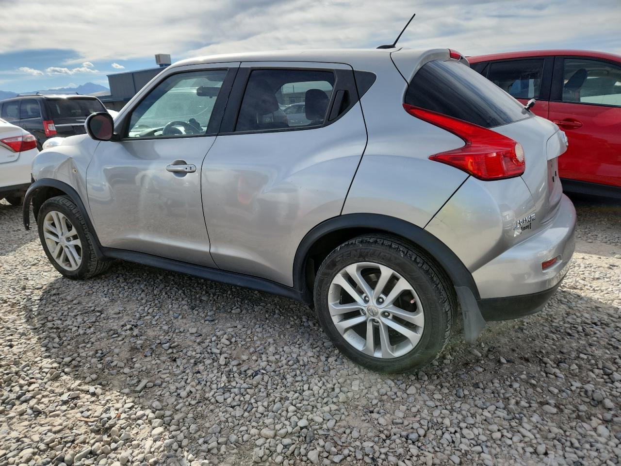 2011 Nissan Juke S - Фото 2