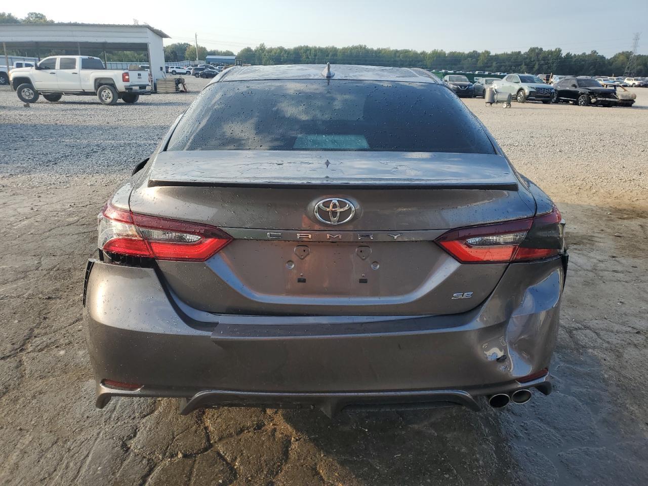 2021 Toyota Camry Se - Фото 6
