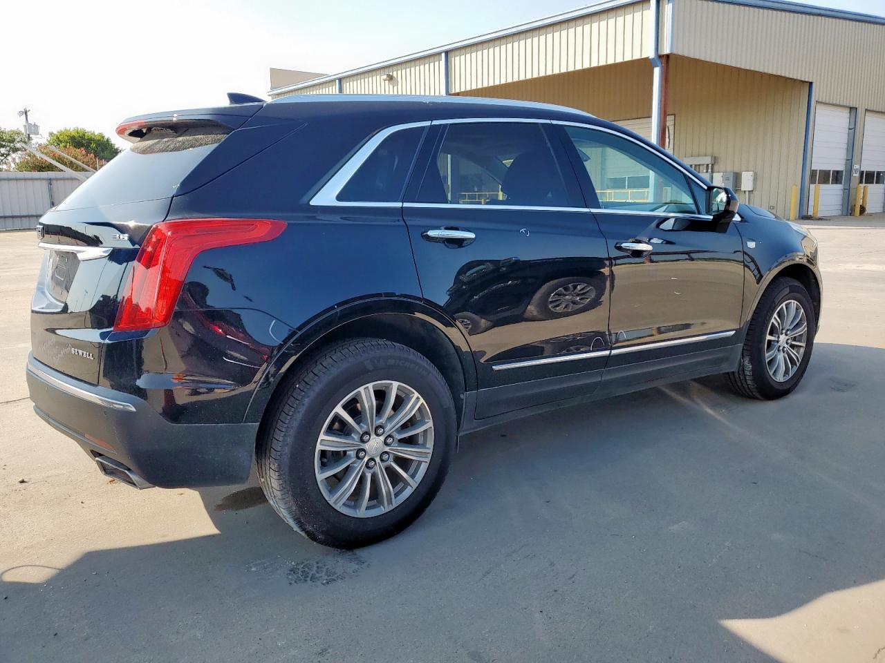2018 Cadillac Xt5 Luxury - Image 3