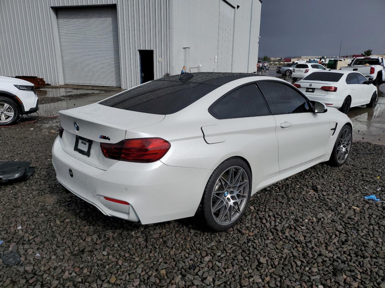 2017 BMW M4 - Фото 3