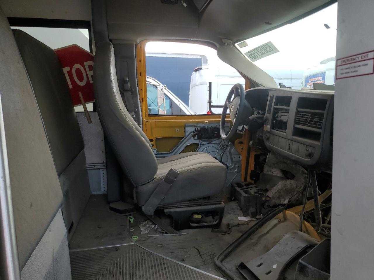 2010 Collins Bantam E350 - School Bus - Фото 6