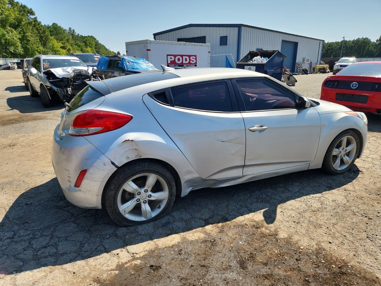 2015 Hyundai Veloster - Image 3