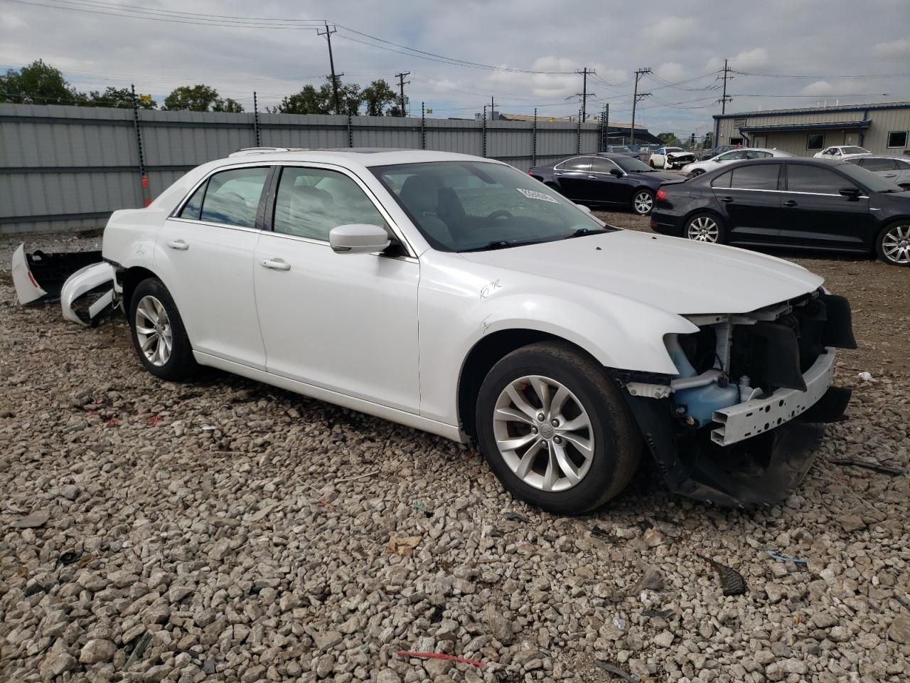 2015 Chrysler 300 Limited - Фото 4
